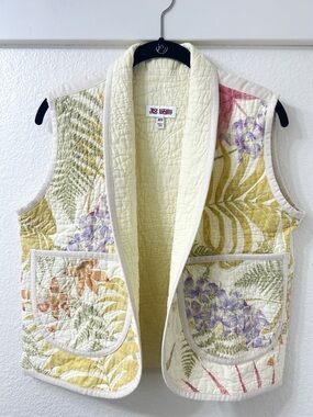 NEW XS Jess Meany Light Laguna Quilted Ava Floral Quilted Sleeveless Vest